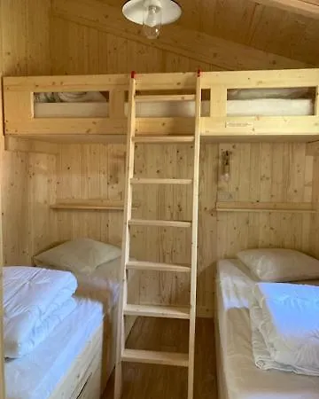 Camping Le Pech Charmant Les Eyzies Exterior foto