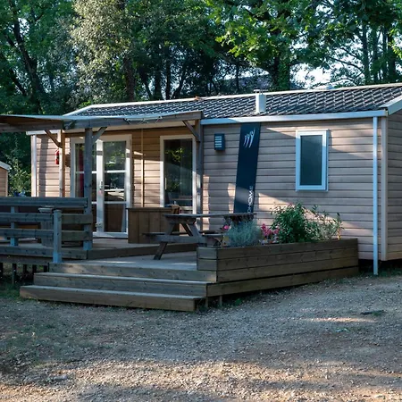 Camping Le Pech Charmant Les Eyzies Exterior foto