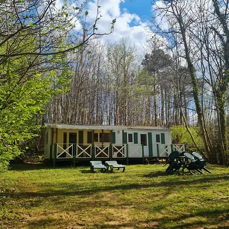 Camping Le Pech Charmant Les Eyzies Exterior foto